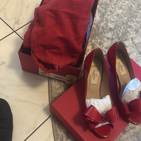 Valentino Patent Bow Low-Heel Pump red with box and bag 35.5 - Picture 7 of 9
